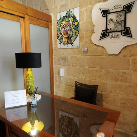Casa Vacanze Santa Marta בית הארחה